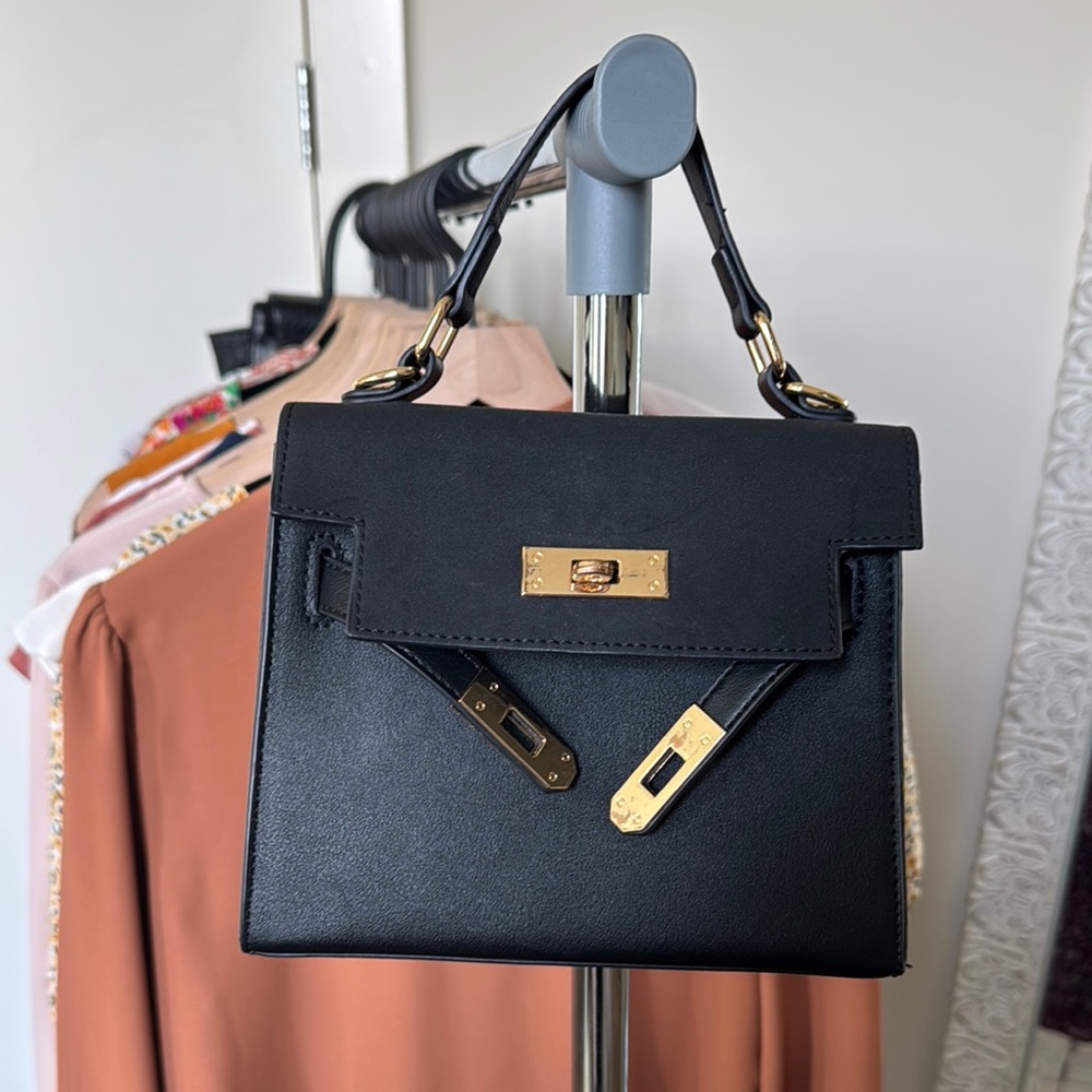 Elegant Black Handbag